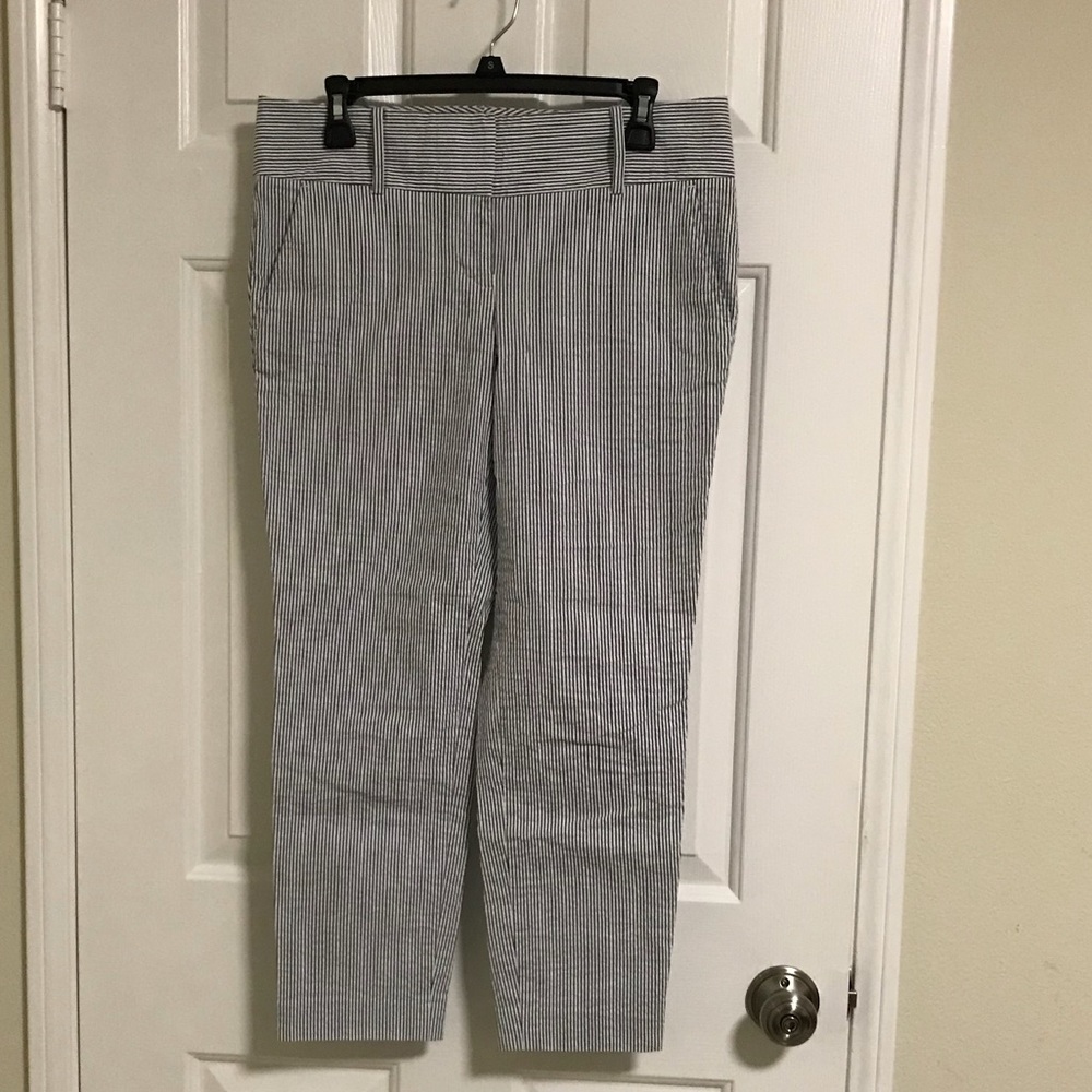 Ann Taylor Seersucker Cropped pants